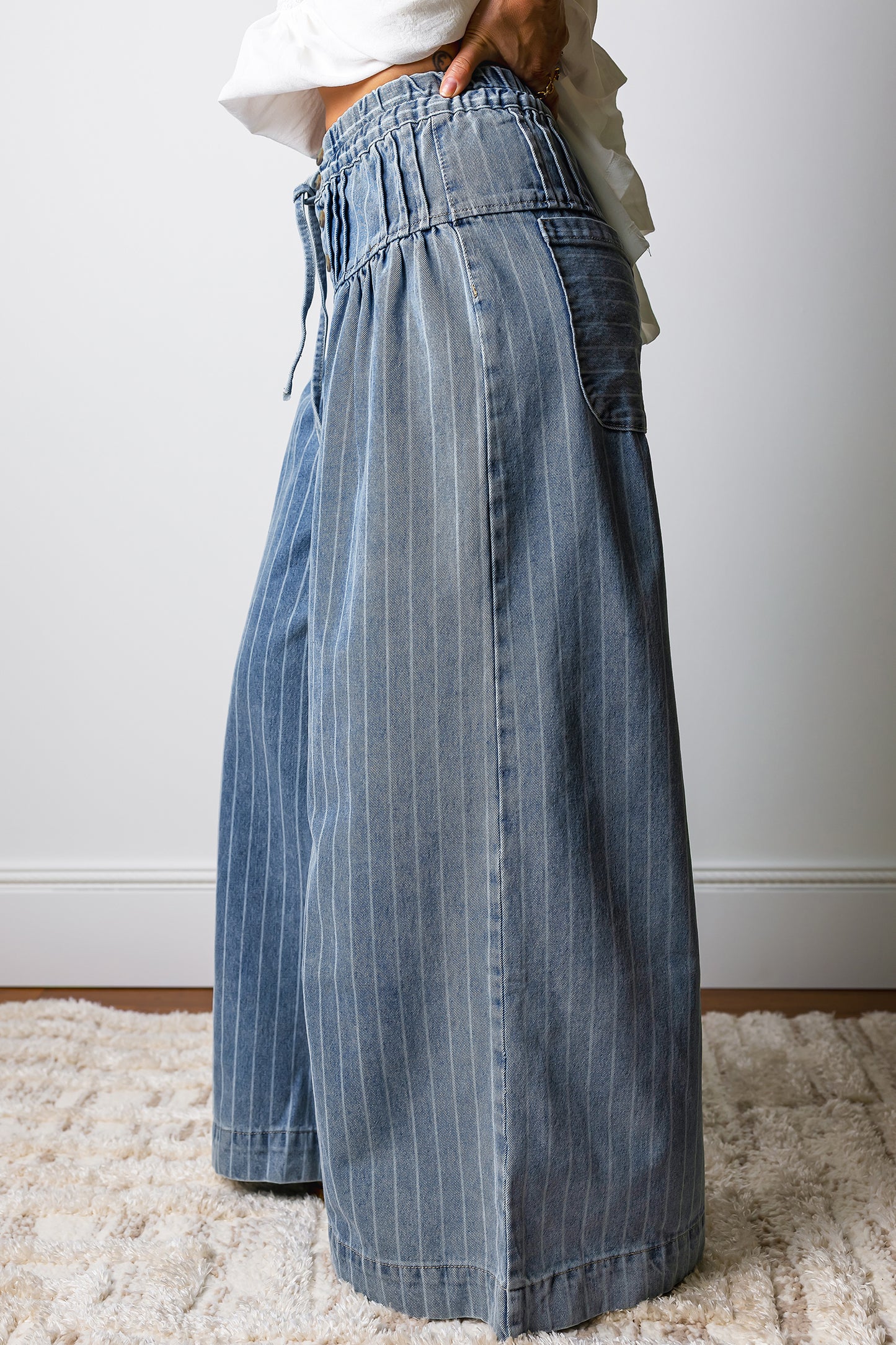 Rahma Flow Stripe Pleated Drawstring Jeans